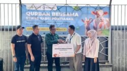 Yarsi Pontianak Bagikan Daging Kurban Untuk Masyarakat Sekitar Kampus