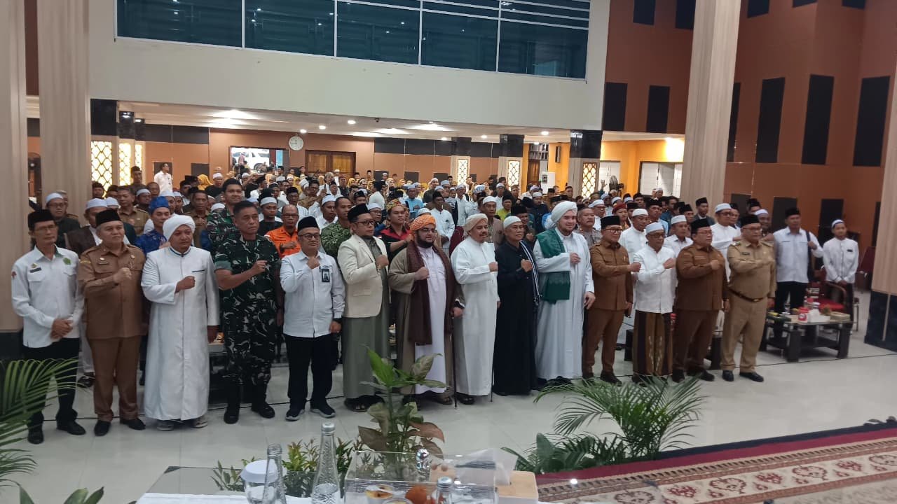 Habib Jindan bin Novel bin Syekh Abu Bakar bin Salim saat dialog kebangsaan di Kubu Raya, Senin (22/6/2026). Foto: dian/berkatnewstv