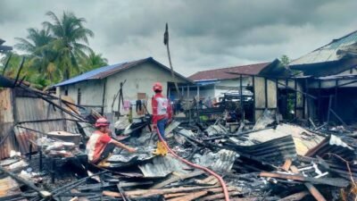 Teriakan Warga Rumah Kebakaran Saat Anak Kuliah Daring