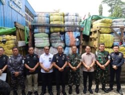 Penyelundupan 2.060 Balepres Pakaian Bekas Ilegal dari Kalbar ke Jakarta Digagalkan