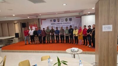 Deklarasi damai Pilkades Serentak di Kapuas Hulu yang ditandatangani oleh semua calon kades dan unsur terkait lainnya, Rabu (17/6/2026)