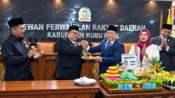 DPRD Paripurnakan HUT ke-19 Kubu Raya, Membangun Dengan Gotong Royong