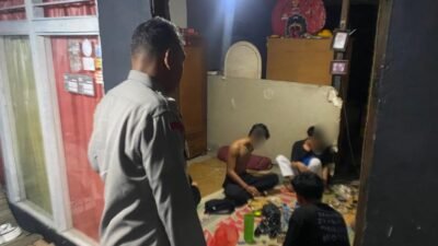 Sekelompok Remaja Pesta Miras Digrebek