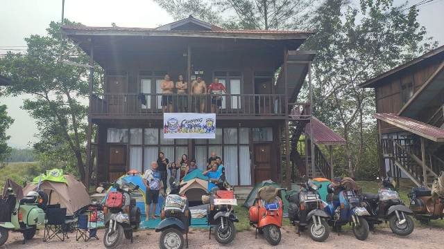 Pecinta Vespa Indonesia, Malaysia dan Brunei Ramaikan PSB di Kalbar