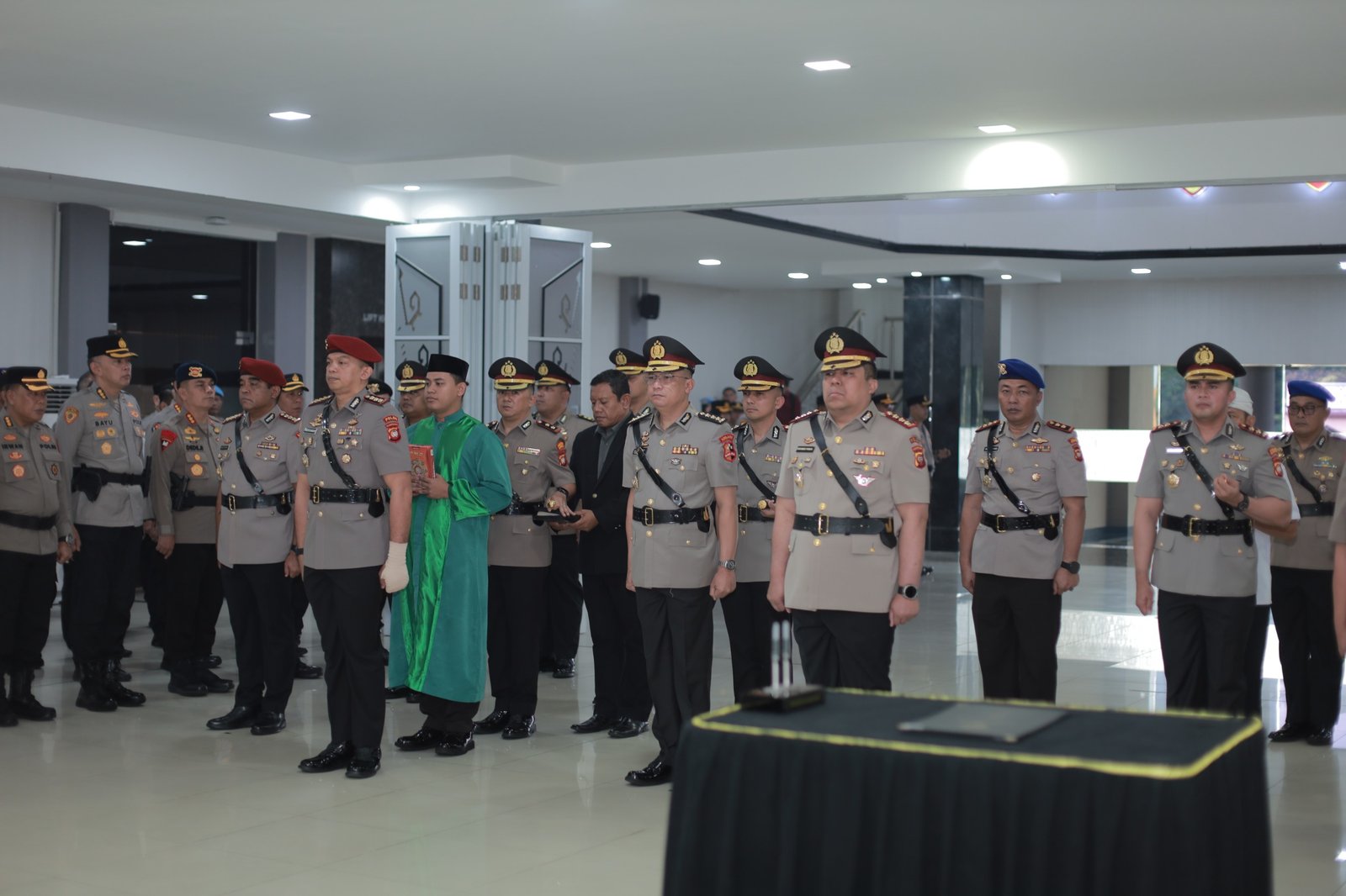 Dirnarkoba dan Dirlantas Polda Kalbar Dimutasi. 7 Kapolres Diganti