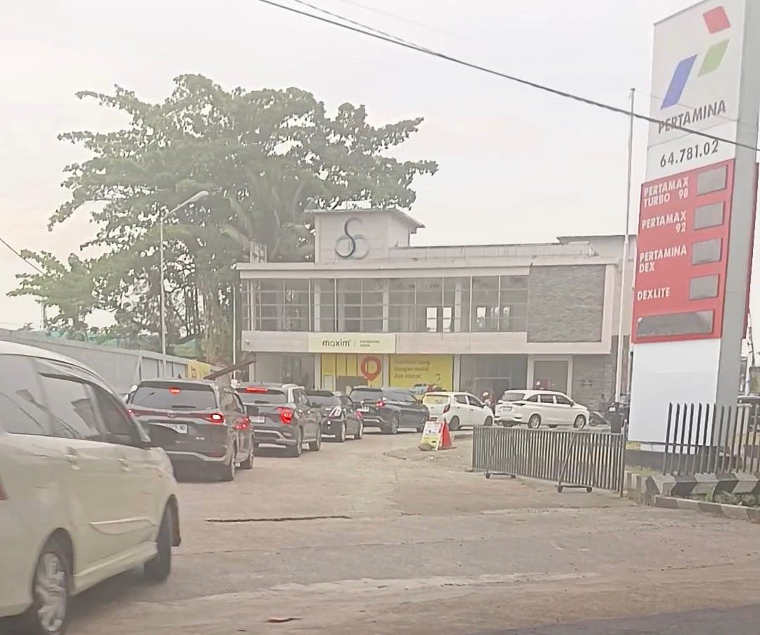 Kapal Terlambat Bongkar BBM Akibat Air Surut. Pertamina Jamin Stok Aman, Masyarakat Tidak Panik