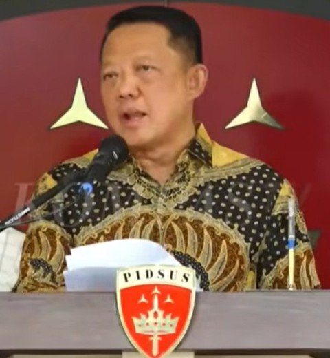Kakortas Tipidkor Polri telah menetapkan mantan Jaksa Agung Muda Tindak Pidana Khusus (JAM Pidsus) Febrie Adriansyah sebagai tersangka dugaan korupsi dan Tindak Pidana Pencucian Uang (TPPU). Penetapan itu disampaikan langsung Kakortas Tipidkor Polri, Irjen Pol. Totok Suharyanto saat konferensi pers bersama DPR dan Jampidsus di Kantor Kajaksaan Agung RI, Sabtu (11/7/2026).