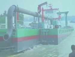 Ratusan Kapal Kandas Akibat Sui Kapuas Dangkal