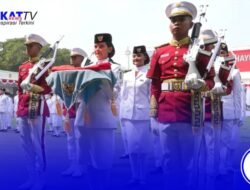 Celine Asal Kalbar Bangga dan Terharu Bawa Baki Bendera Merah Putih di Istana Merdeka