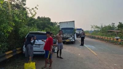 Dua Supir Terluka Akibat Laka Lantas di Trans-Kalimantan