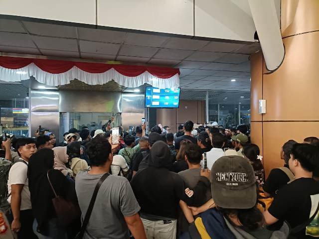 Ketegangan Penumpang dan Maskapai di Supadio Akibat Penerbangan Delay dan Batal