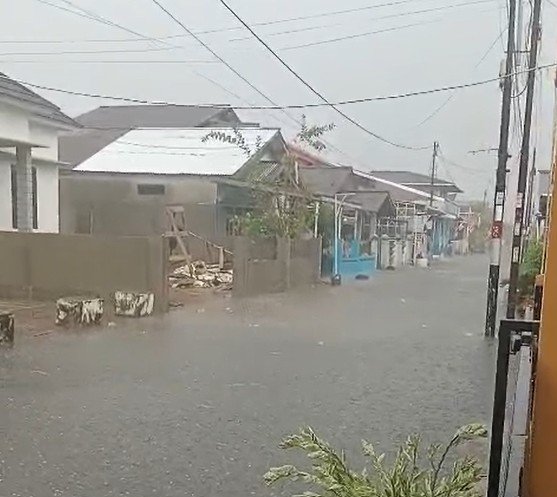 Hujan Mulai Hilangkan Kabut Asap