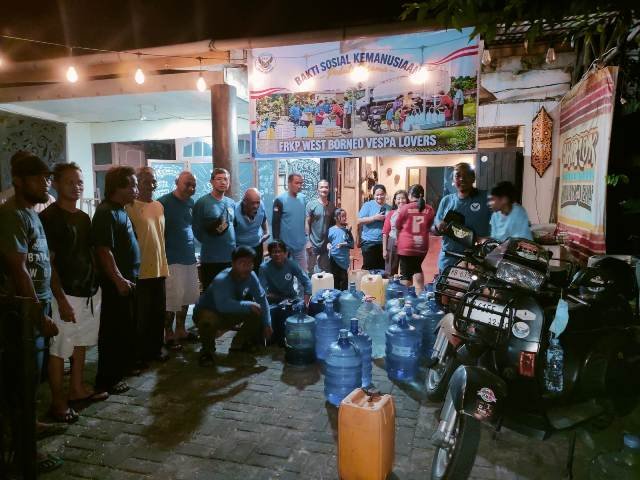 FRKP WB Vespa Lovers Bantu Air Bersih Untuk Pekerja Kebun Sayur