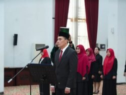 Hendra Jabat Pj Sekda Kalbar. Ini Pesan Penting Ria Norsan
