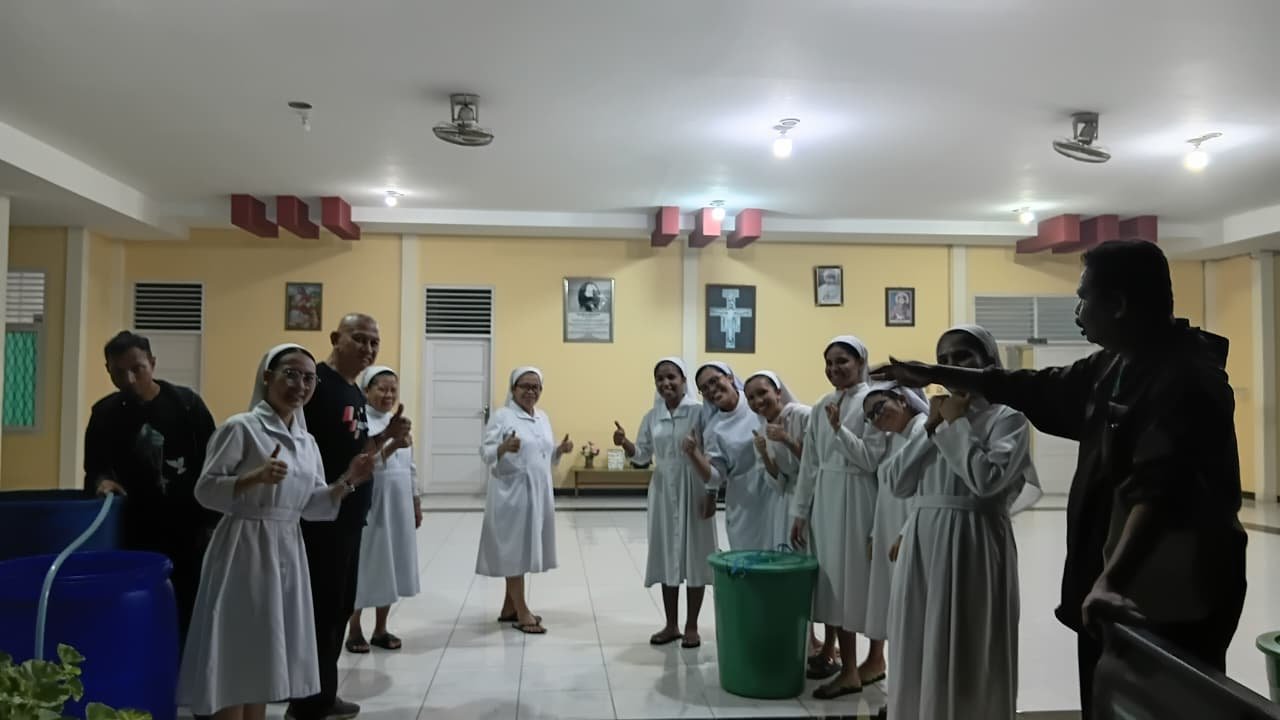 JPIC Kapusin Distribusikan Bantuan Air Bersih ke Panti Jompo
