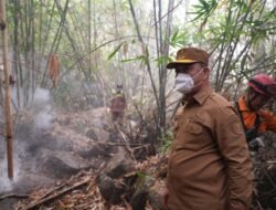 Heli Chinook Jepang Padamkan Karhutla di Hutan Lindung Ketapang dan KKU Terbakar