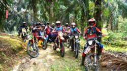 787 Rider Trabas Medan di Sanggau