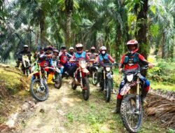 787 Rider Trabas Medan di Sanggau