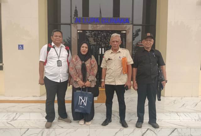 Dua orang saksi yakni saksi fakta dan saksi ahli dihadirkan dalam sidang gugatan yang diajukan Indra Juwita terhadap Direktur Politeknik Negeri Pontianak (Polnep), Widodo AS di PTUN Pontianak pada Selasa (22/9/2026). Foto: berkatnewstv