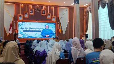 Tiga Organisasi Wanita yakni TP PKK, GOW dan Dharma Wanita Persatuan Kubu Raya menolak pengaruh LGBT saat Seminar keluarga tangguh benteng utama karakter bangsa, Selasa (15/9/2026). Foto: dian/berkatnewstv