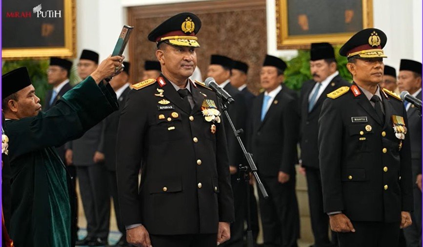 Jenderal Suyudi dan Komjen Hendra Dilantik Sebagai Kapolri dan Wakapolri