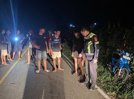 Sempat Ditutup Warga, Akses Jalan Ngabang-Jelimpo Kembali Dibuka