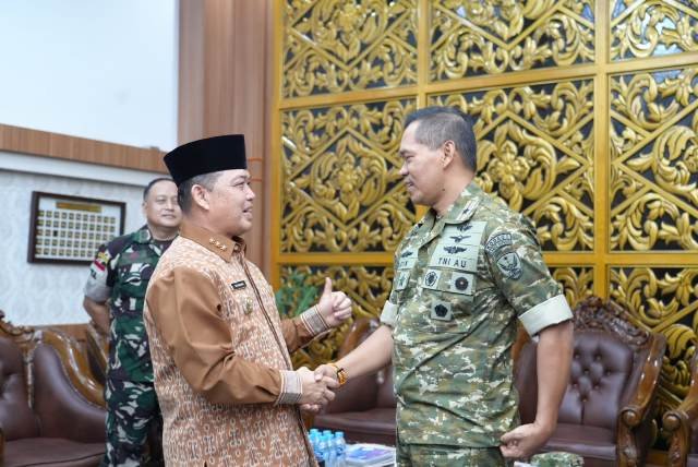 Danlanud Supadio Sidik Setiyono Dimutasi Jabat Dangrup 3 Tempur. Norsan Apresiasi TNI AU Bantu Padamkan Karhutla