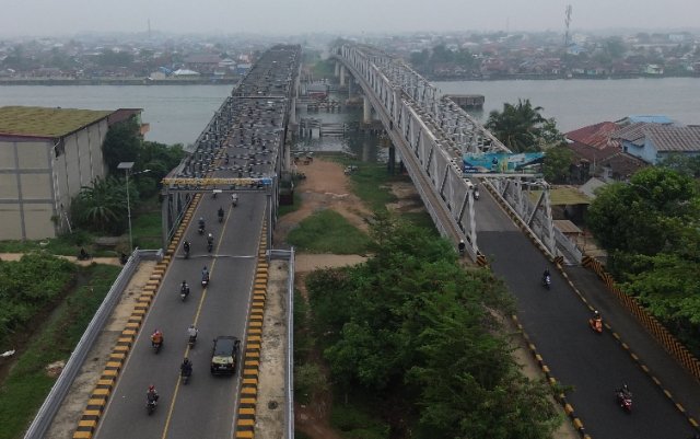 Uji Coba Pengaturan Kendaraan Lewat Duplikasi Jembatan Kapuas I Diperpanjang