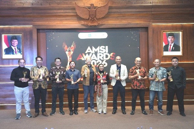 Asosiasi Media Siber Indonesia (AMSI) memberikan penghargaan bergengsi kepada 10 media online di ajang AMSI Awards 2026. Penghargaan diberikan saat malam puncak AMSI Awards 2026 rangkaian dari Indonesia Digital Media Conference (IDMC) di Surabaya, Jawa Timur pada Kamis (29/10/2026) malam. Foto: ist/berkatnewstv