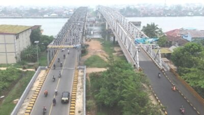 Kendaraan yang diperbolehkan lewat Duplikasi Jembatan Kapuas 1 yakni kendaraan roda 4, pick up/Engkel bermuatan dan kendaraan roda 6 kosong/tanpa muatan. Kendaraan angkutan barang roda enam bermuatan diarahkan melintasi Jembatan Kapuas II dari wilayah Kubu Raya menuju Kota Pontianak. Sementara untuk waktunya yang diperbolehkan lewat yaitu saat pagi hari mulai pukul 08.00-15.00 wib dan malam hari mulai pukul 19.00-05.00 wib. Foto: ist/berkatnewstv