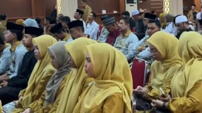 Kafilah Kubu Raya yang keluar sebagai juara umum MTQ ke XXXIV Tingkat Provinsi Kalimantan Barat di Kayong Utara pada waktu lalu mendapat bonus diberangkatkan umroh oleh Pemkab Kubu Raya. Foto: dian/berkatnewstv