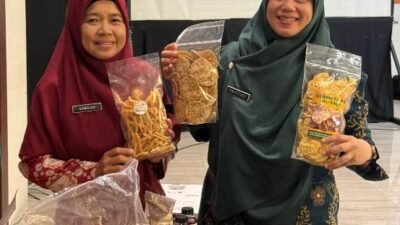 Pelaku UMKM di Kubu Raya, diperkuat melalui Pelatihan Pendampingan Sertifikat Produksi Pangan Industri Rumah Tangga (SP-PIRT) dan Penyuluhan Keamanan Pangan (PKP) bagi UMKM. Foto: dian/berkatnewstv