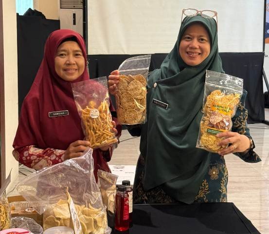 Pelaku UMKM di Kubu Raya, diperkuat melalui Pelatihan Pendampingan Sertifikat Produksi Pangan Industri Rumah Tangga (SP-PIRT) dan Penyuluhan Keamanan Pangan (PKP) bagi UMKM. Foto: dian/berkatnewstv